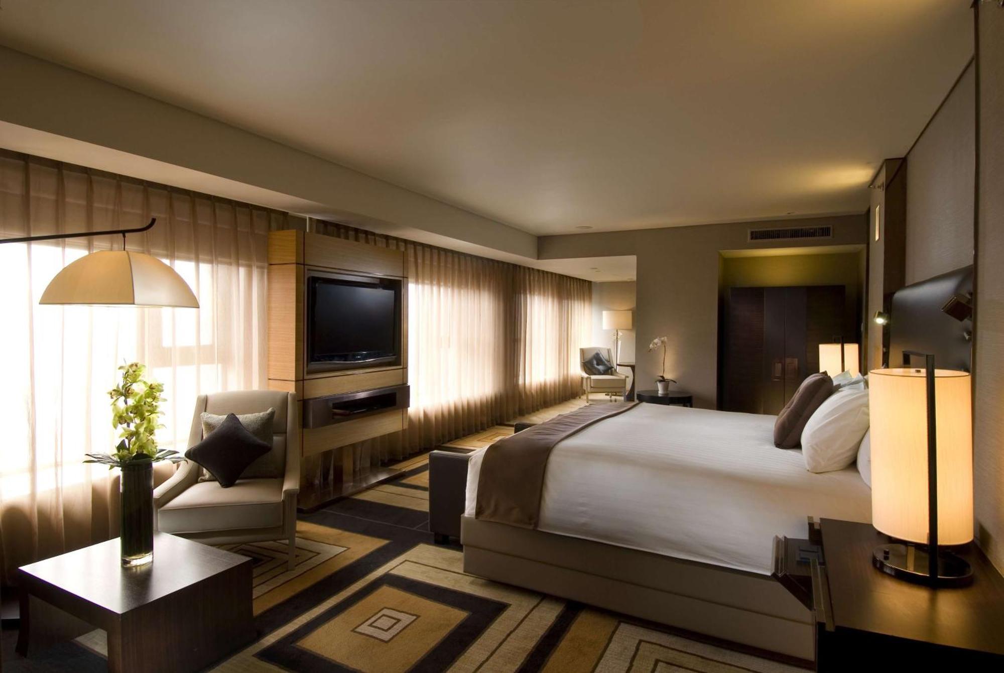 Hotel Hilton Wangfujing 5*