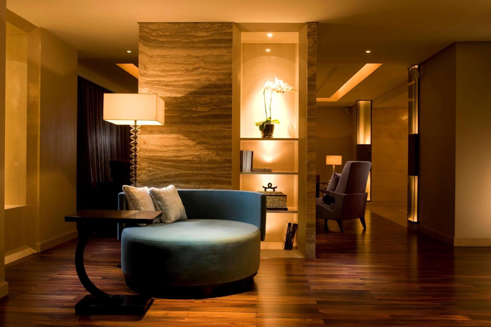 Hilton Wangfujing Hotel 5*